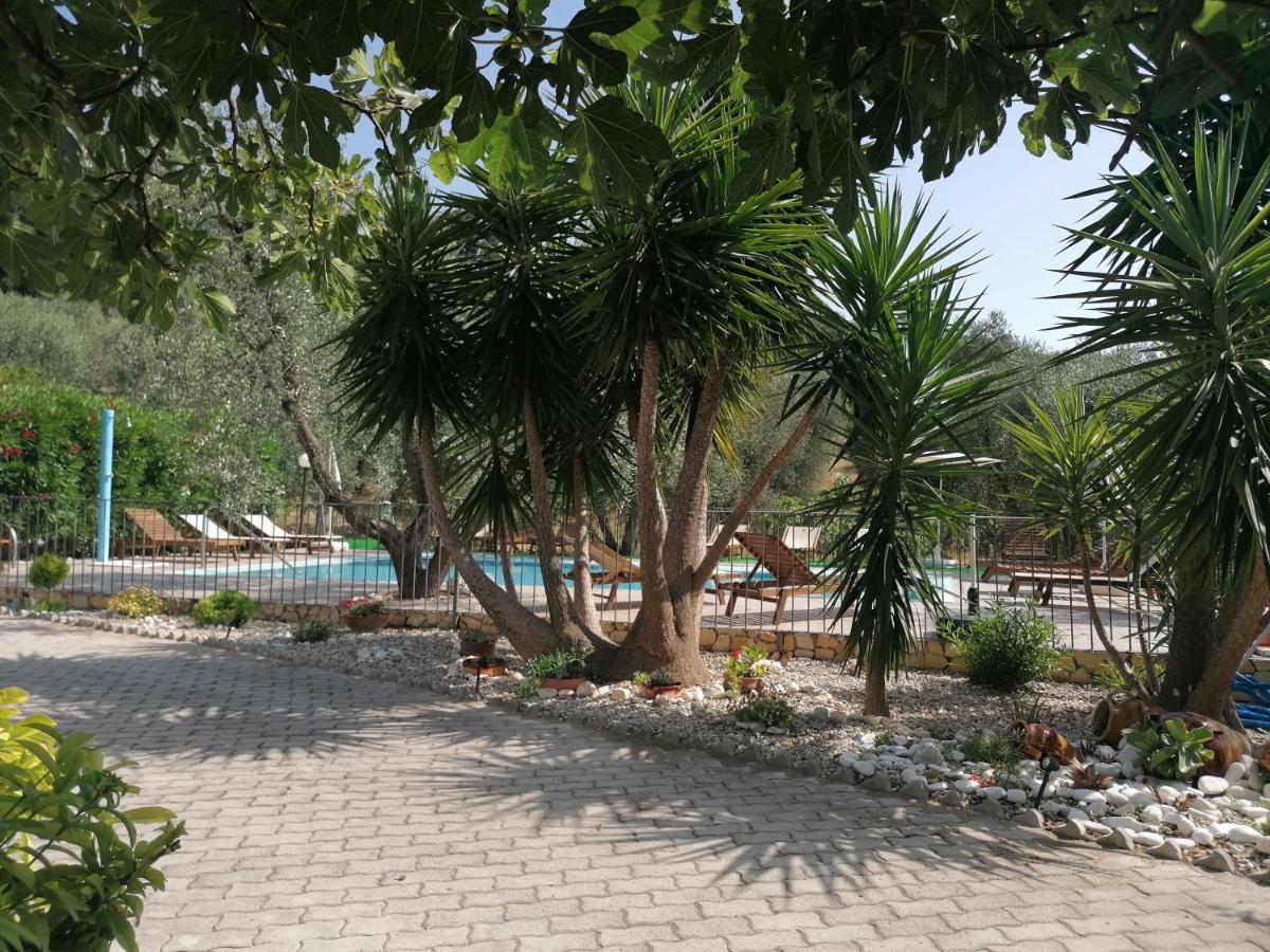 Agriturismo Valle Dei Gelsi Пешичи Екстериор снимка