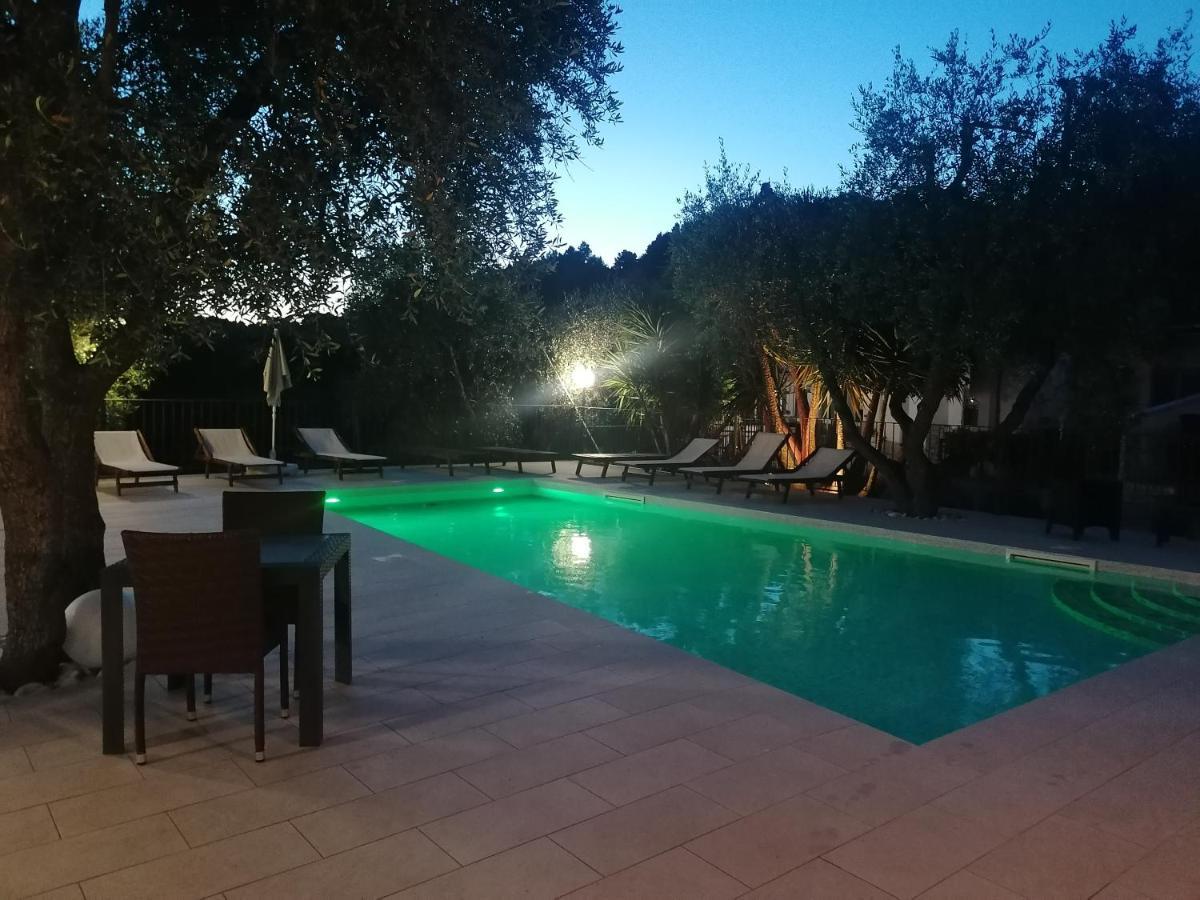 Agriturismo Valle Dei Gelsi Пешичи Екстериор снимка