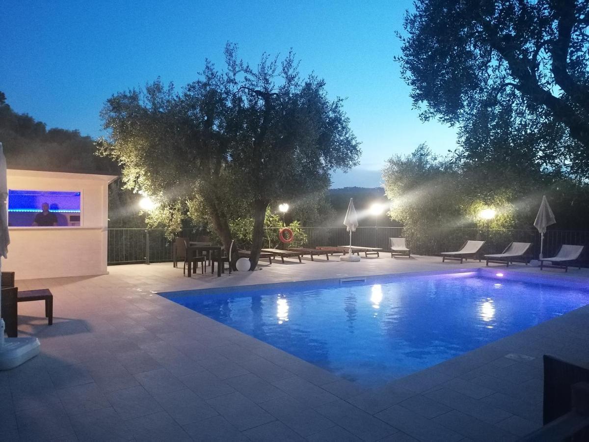 Agriturismo Valle Dei Gelsi Пешичи Екстериор снимка